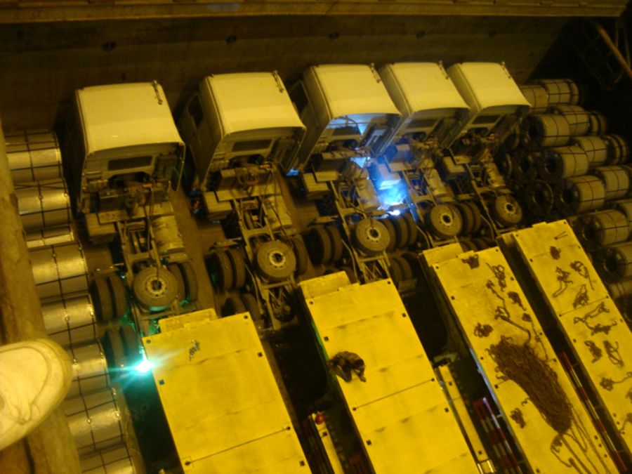6 tractor trucks and 6 trailers to Djibouti 6 tractor trucks and 6 trailers to Djibouti